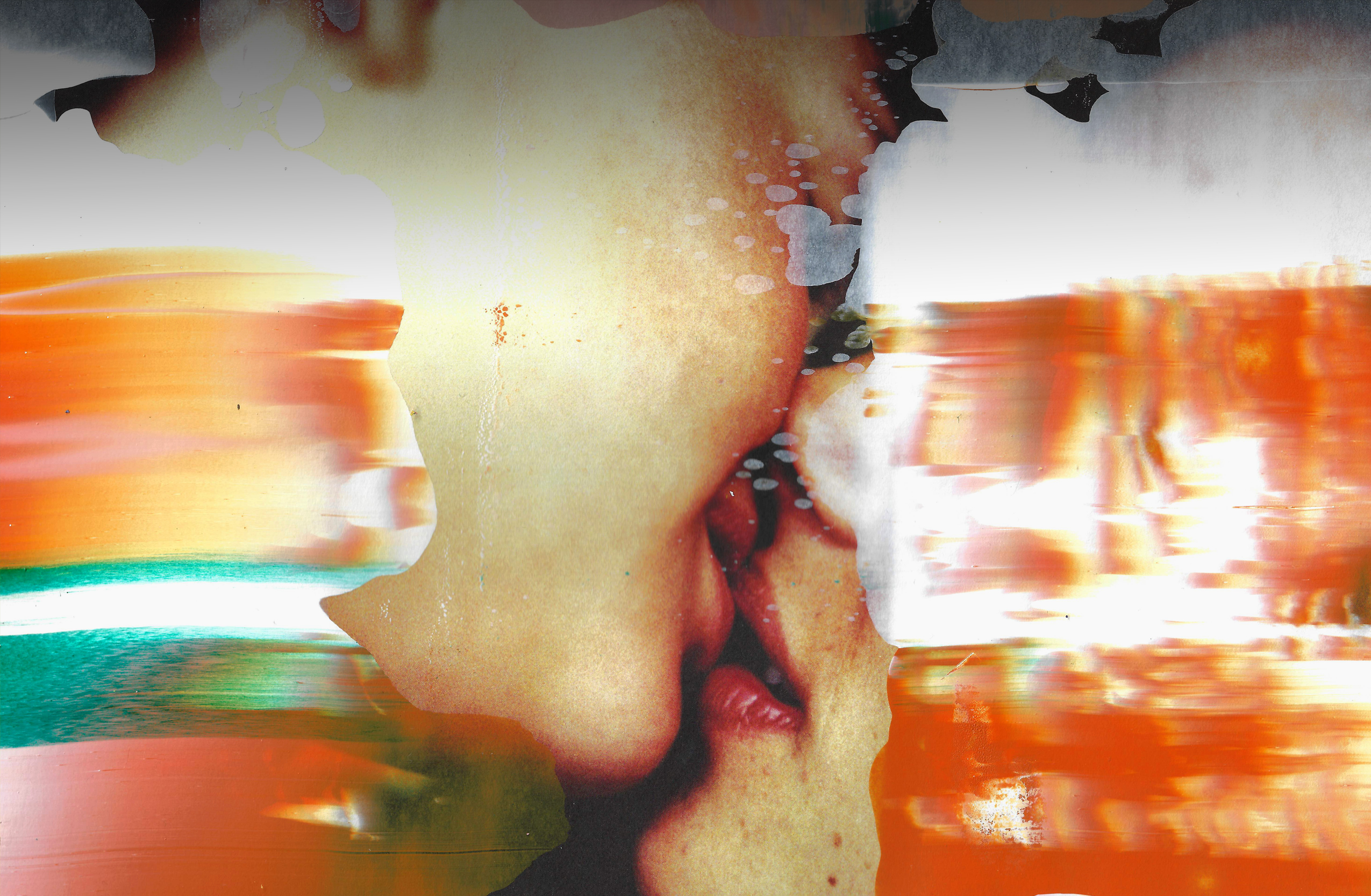 Close up of couple kissing