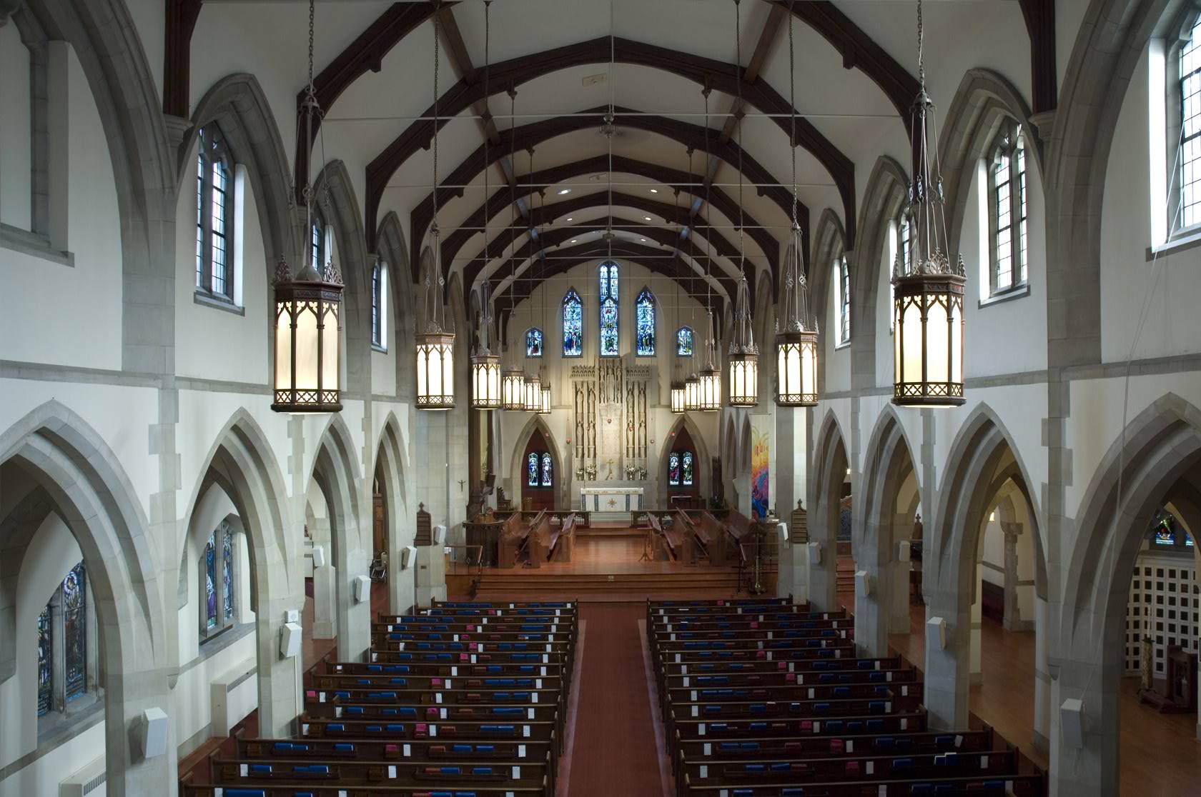 Interior image of Grace Church on the Hill